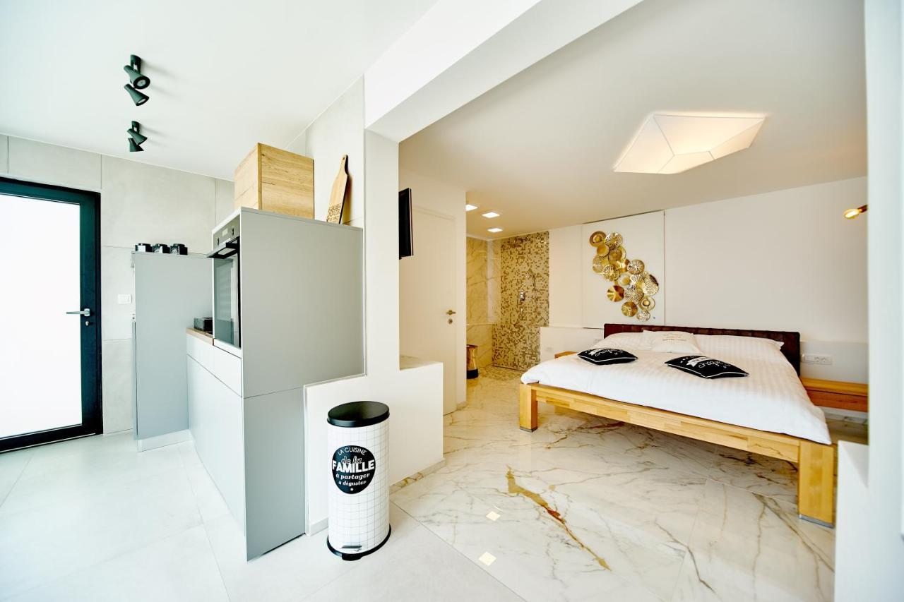 Gallery Luxury Suites & Rooms Сплит Экстерьер фото